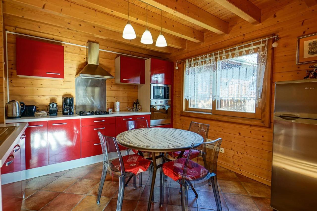 Le Chalet Bonheur Lathuile Eksteriør billede